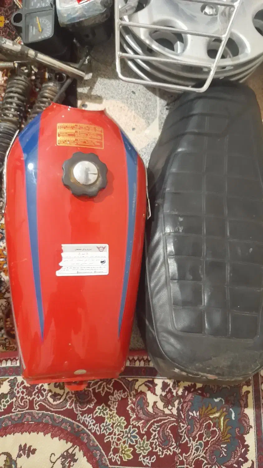 تعدادی لوازم موتور ۱۲۵|قطعات یدکی و لوازم جانبی|کرمانشاه, |دیوار