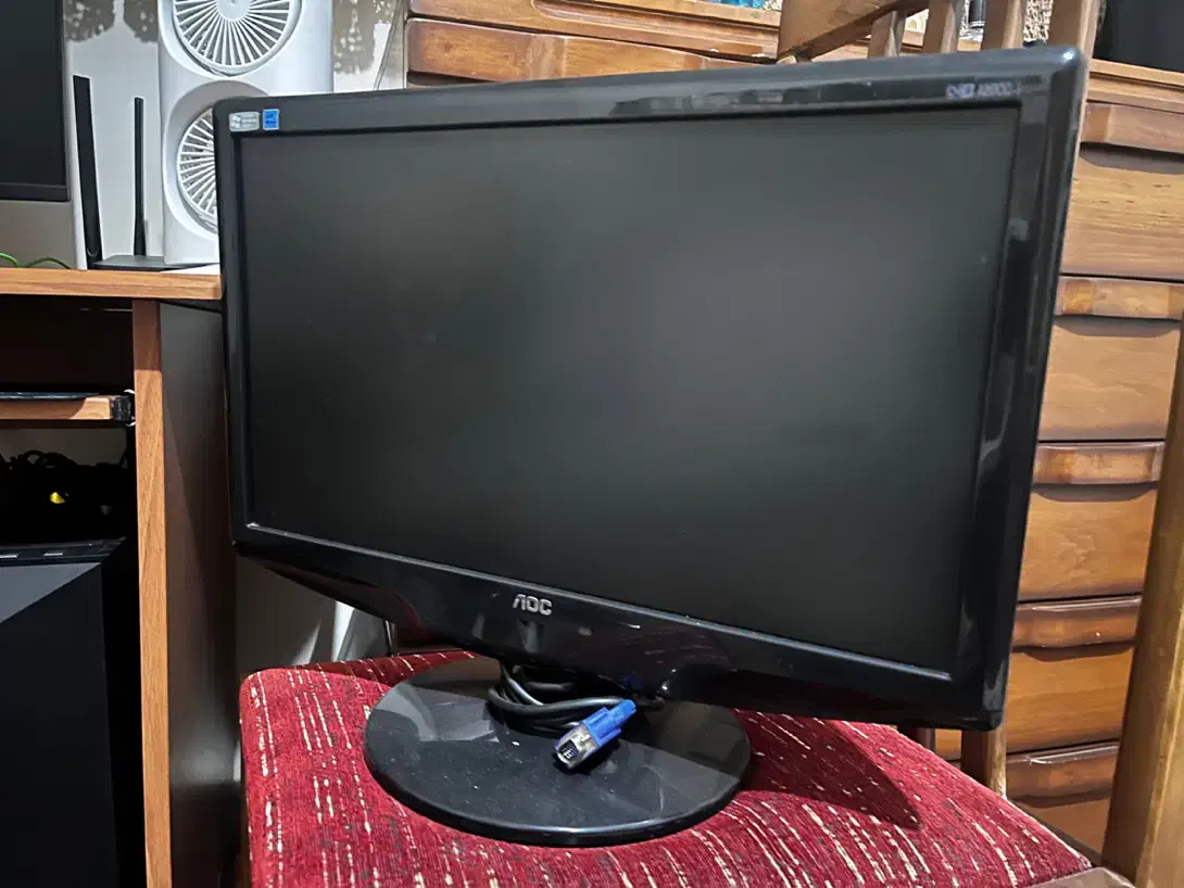 مانیتور ۱۸.۵ اینچی AOC|قطعات و لوازم جانبی رایانه|سمنان, |دیوار