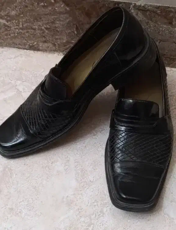 کفش چرم اصل|کیف، کفش، کمربند|میانکوه, |دیوار