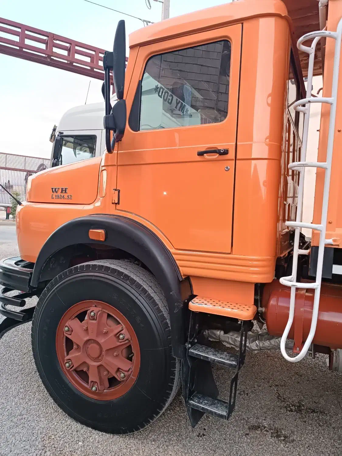 بنز تک باری1924مدل1401درحد خشک|خودرو سنگین|شیراز, وزیرآباد|دیوار