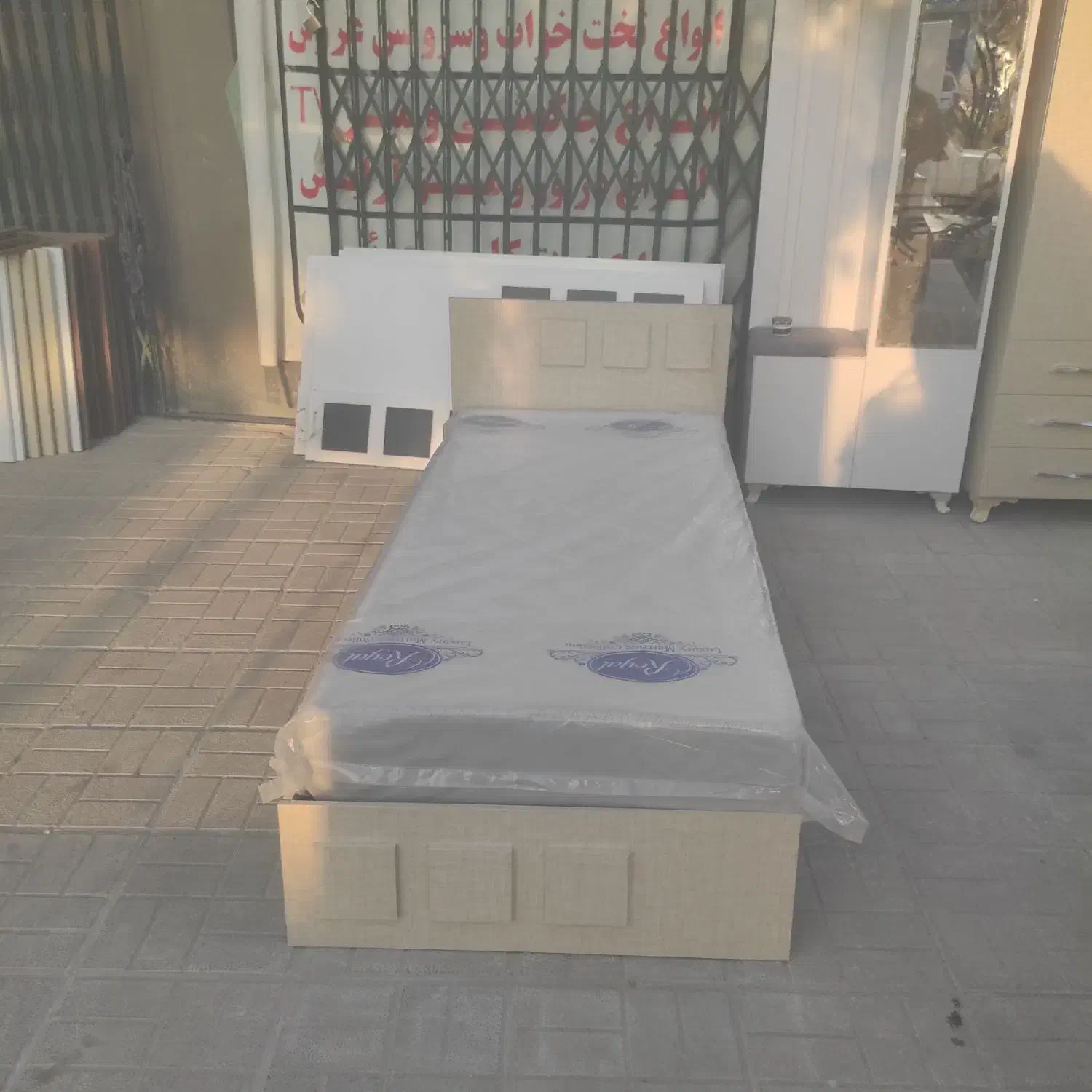 مدل you کرم مربع کرم|تخت و سرویس خواب|اصفهان, بوستان ناژوان|دیوار