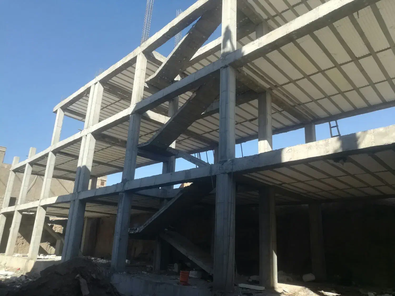 پیمانکاری ساختمان با مصالح|خدمات پیشه و مهارت|بم, |دیوار