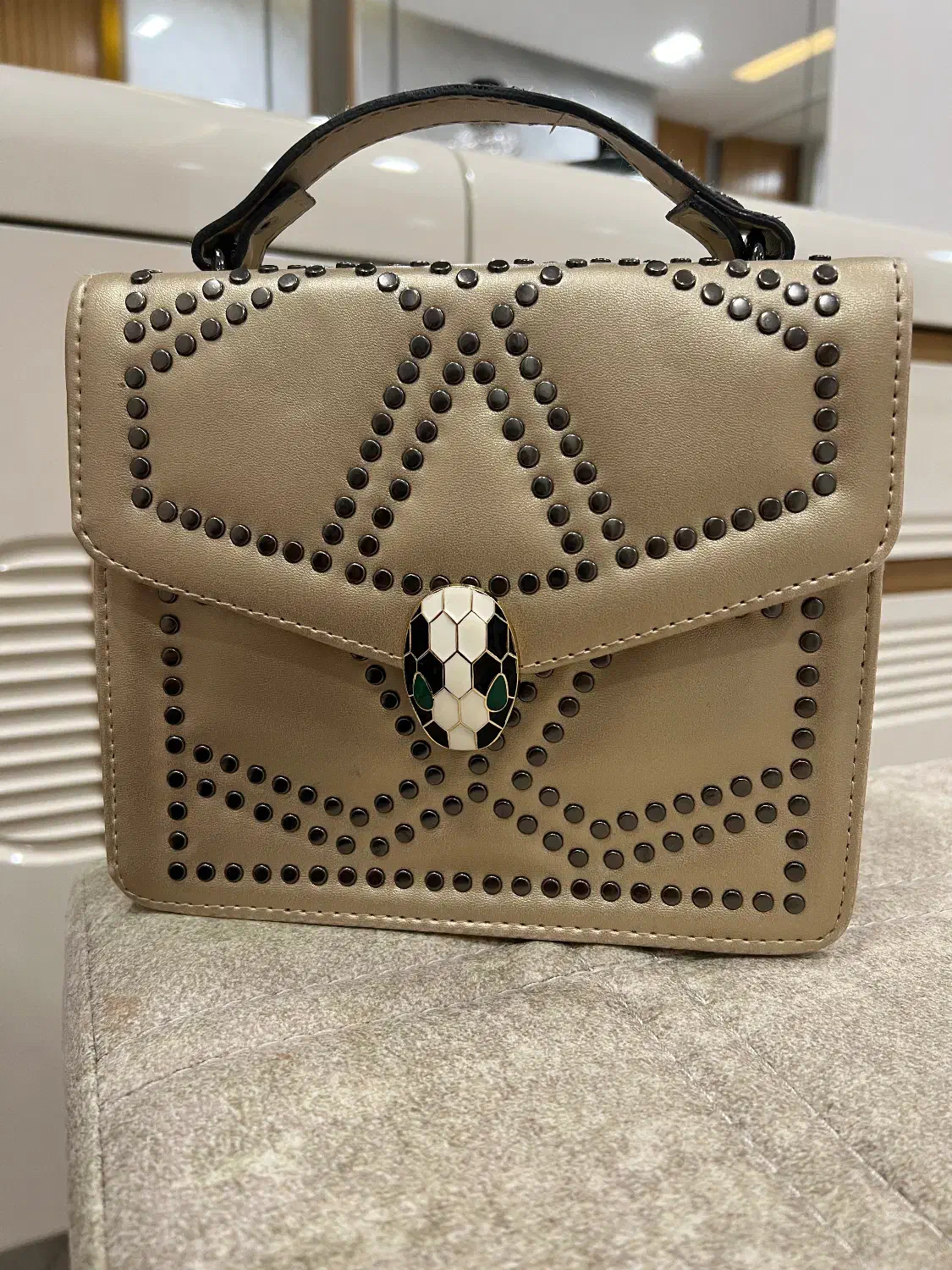 کیف|کیف، کفش، کمربند|اصفهان, جلفا|دیوار