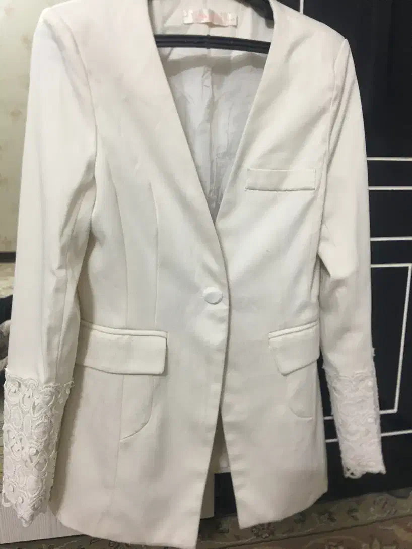 چند تیکه مانتو و پیراهن مجلسی بافت و...|لباس|مشهد, عبادی|دیوار