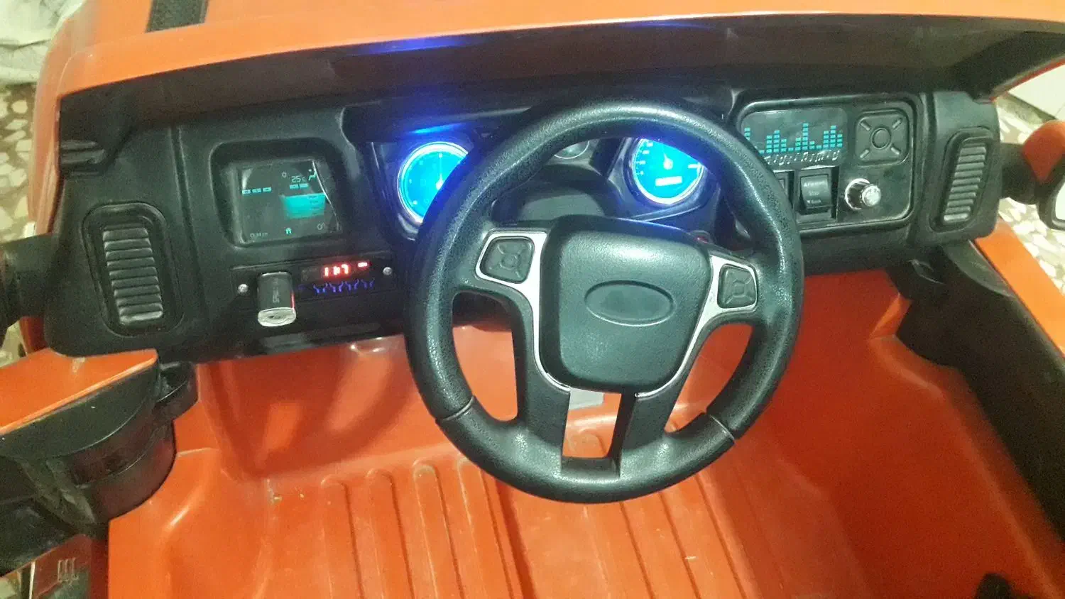 ماشین شارژی دو موتور وانت پیکاب|اسباب‌بازی بچه|پیر بکران, |دیوار