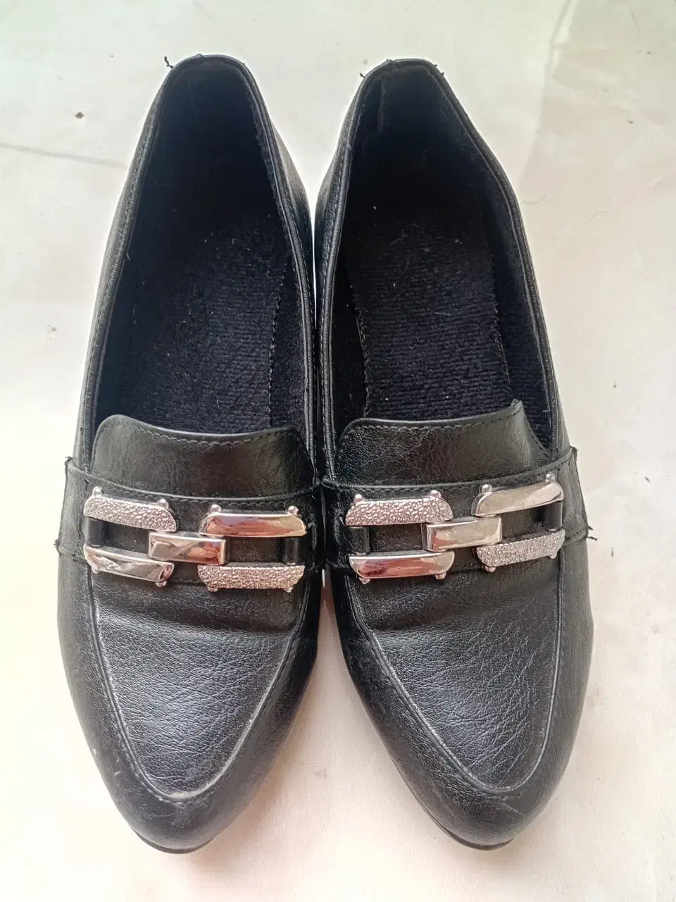 کفش|کیف، کفش، کمربند|فومن, |دیوار