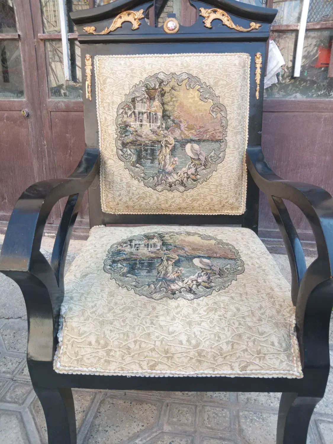 مبل سلطنتی کلاسیک ۷ نفره|مبلمان خانگی و میز عسلی|ایوان, |دیوار