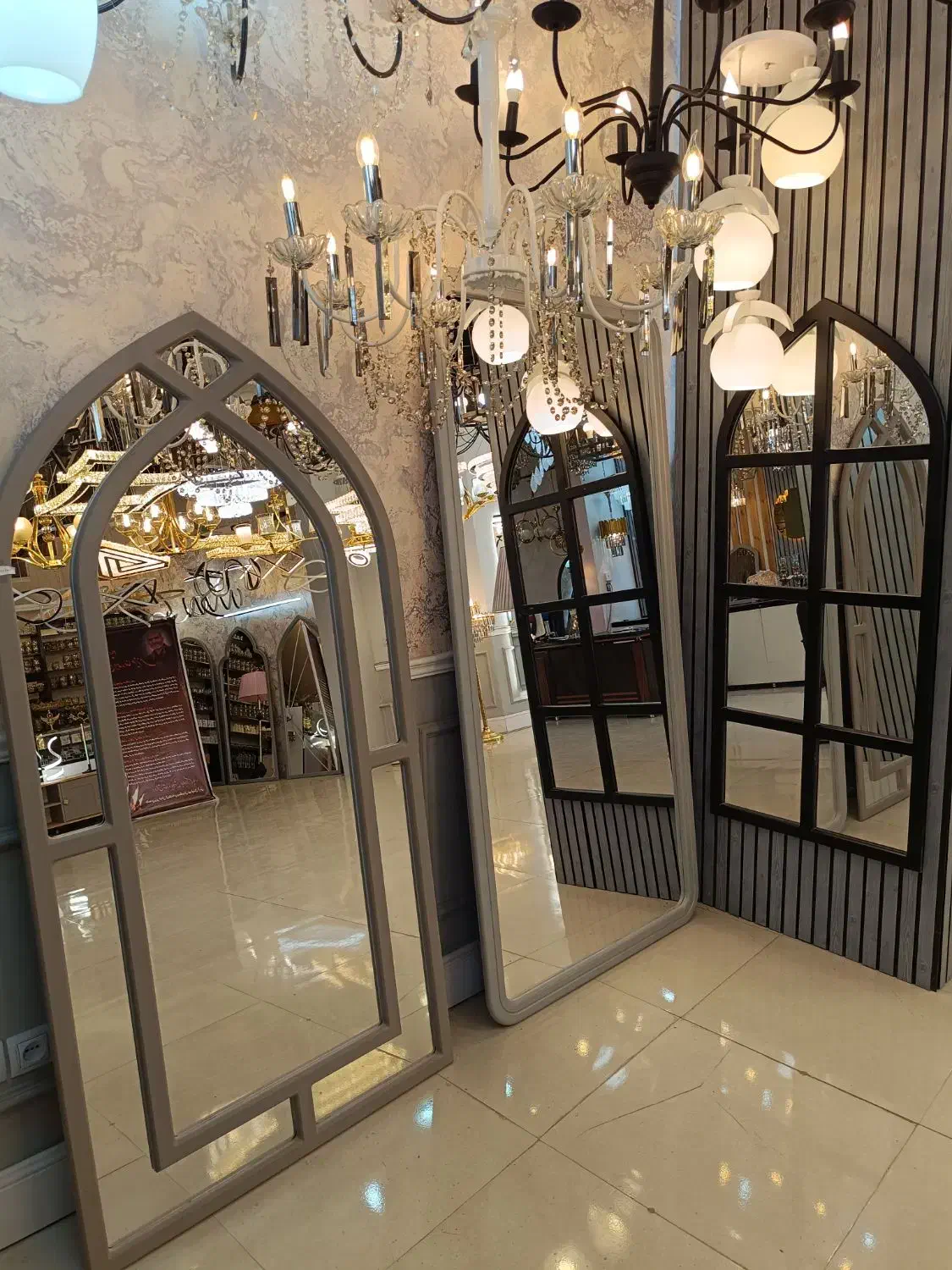 طراحی و تولید انواع آینه های بک لایت و دکوری|آینه|کرمانشاه, |دیوار