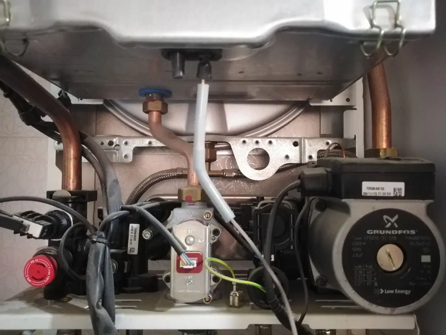 سرویس پکیج ،بخاری آبگرمکن دیواری رادیاتور|خدمات پیشه و مهارت|اشتهارد, |دیوار