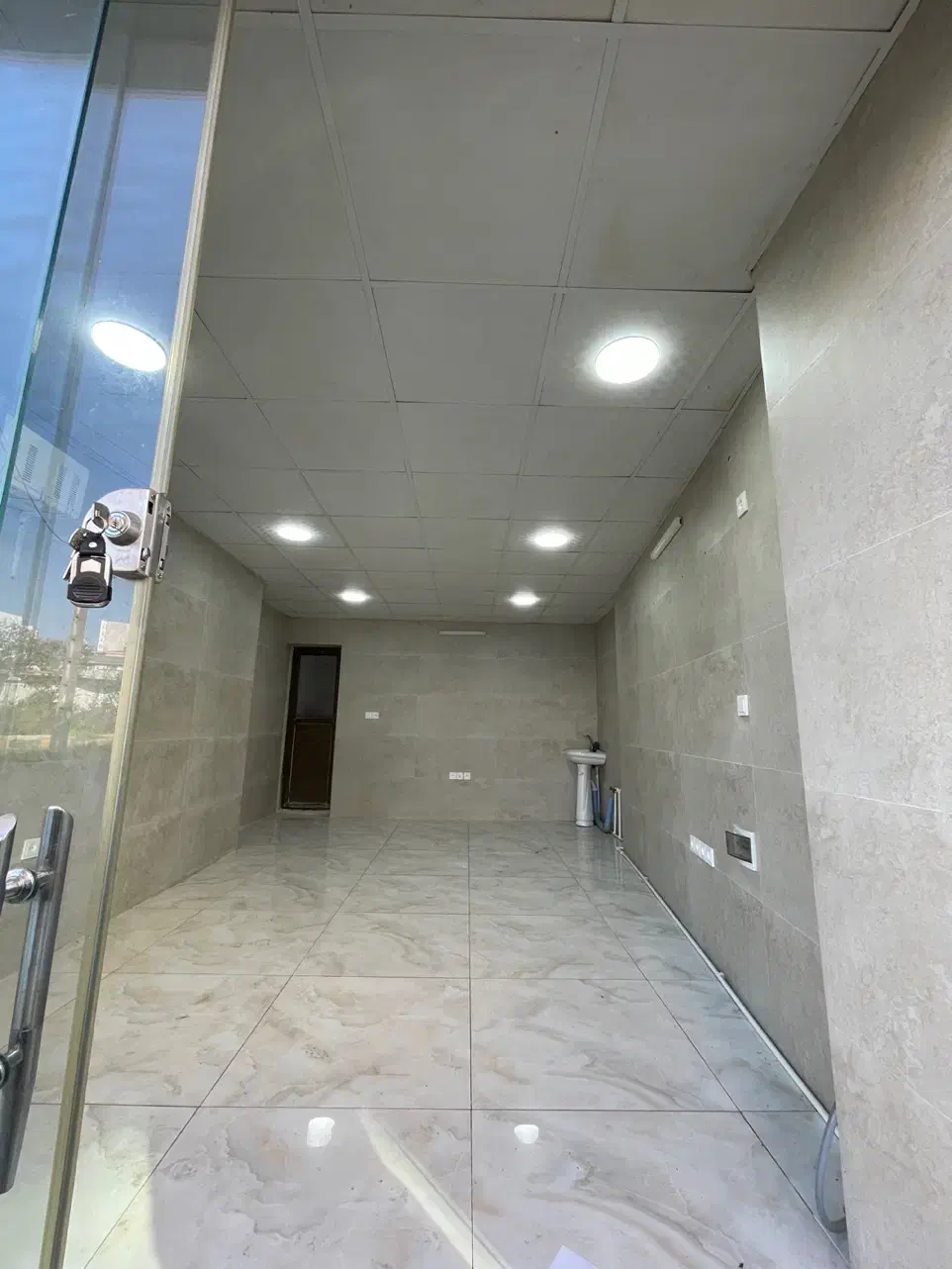 اجاره مغازه ۲۵ متری//امتیازات کامل//شقایق|اجارهٔ مغازه و غرفه|لاهیجان, مهرگان|دیوار