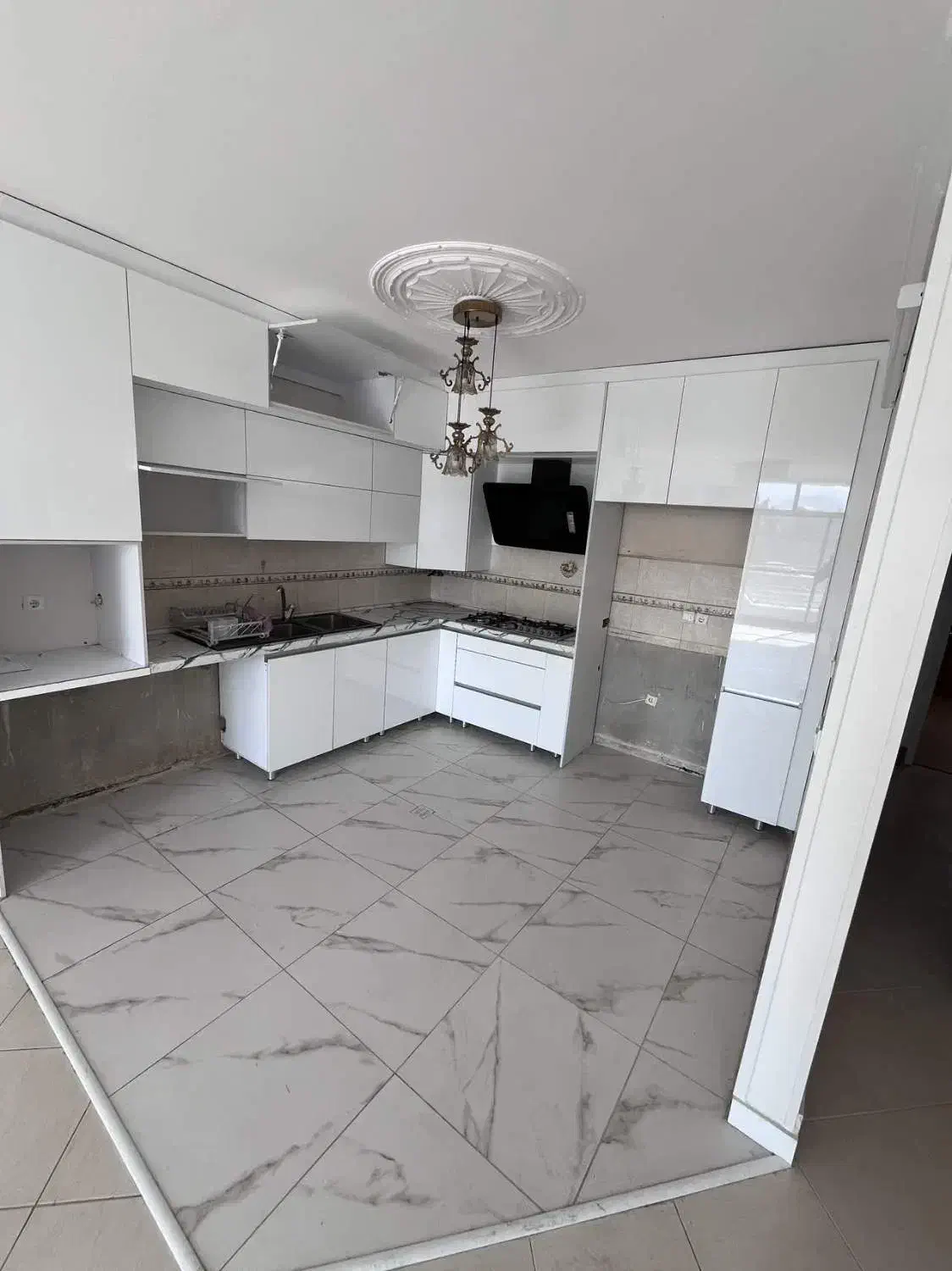 آپارتمان جنوبی ۱۰۰ متر خیابان محتشم کاشانی|اجارهٔ آپارتمان|اصفهان, حسین‌آباد|دیوار