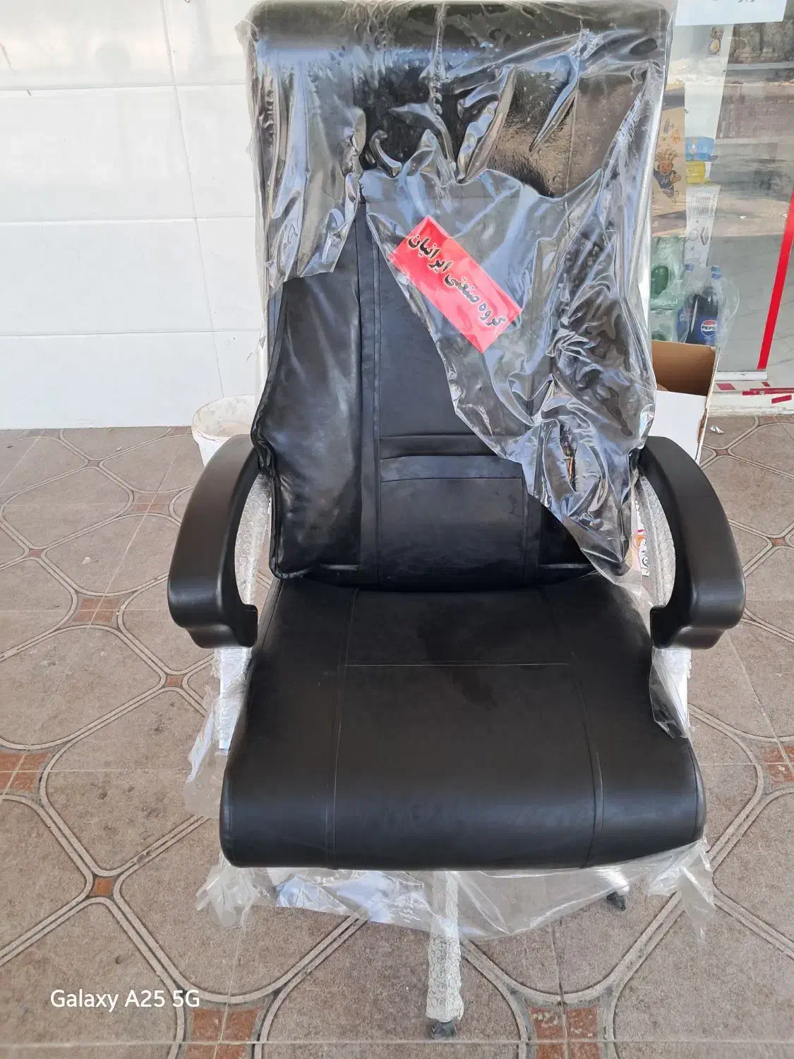 صندلی نو کم کارکرد قیمت مناسب|صندلی و نیمکت|بهبهان, |دیوار