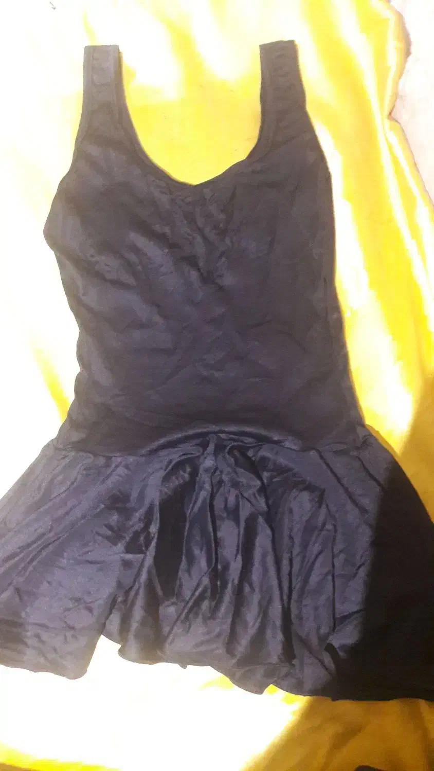 تعدادی لباس زنانه|لباس|آفتاب, |دیوار