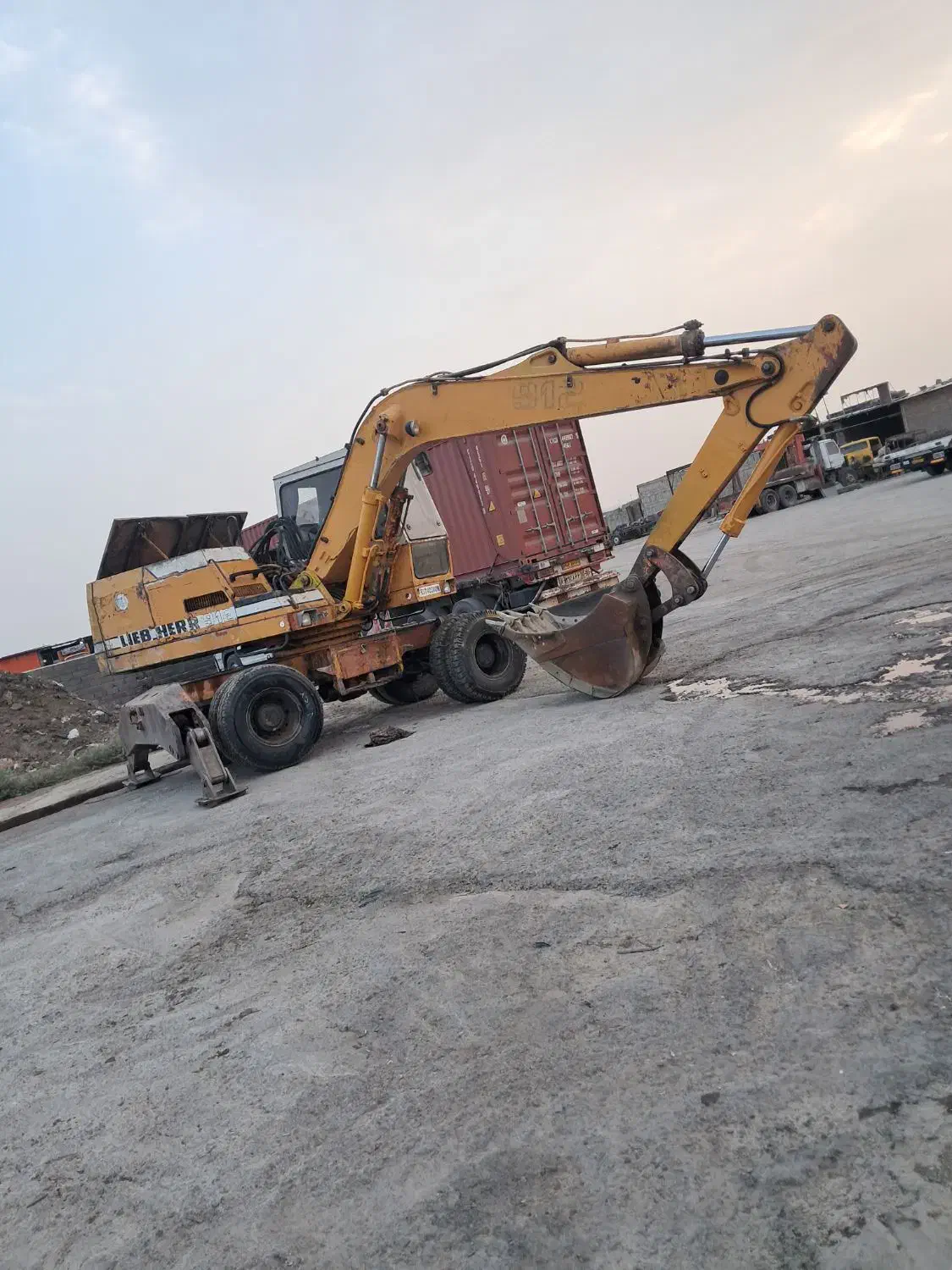 بیل ۹۱۲|خودرو سنگین|پرند, فاز ۶|دیوار