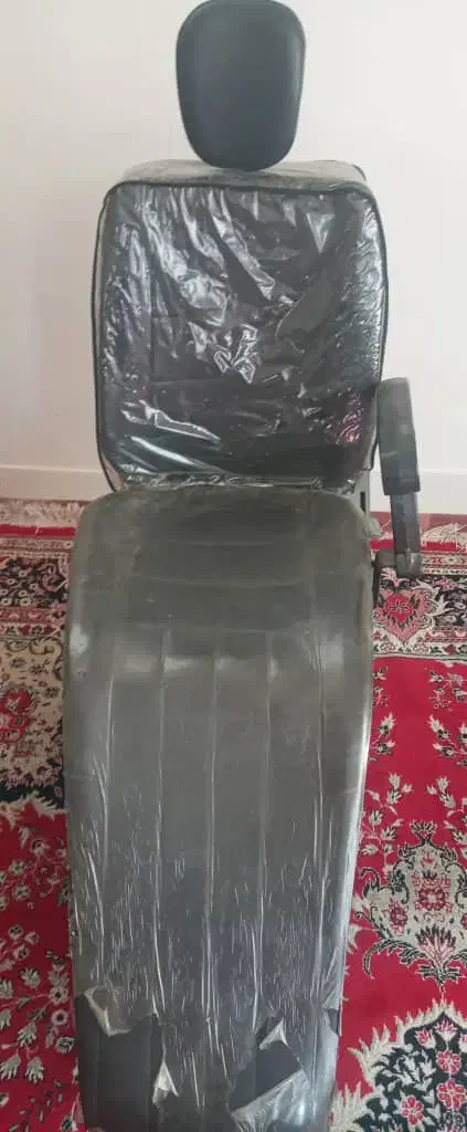 صندلی اصلاح و تابوره استاد کار|آرایشگاه و سالنهای زیبایی|مبارکه, |دیوار