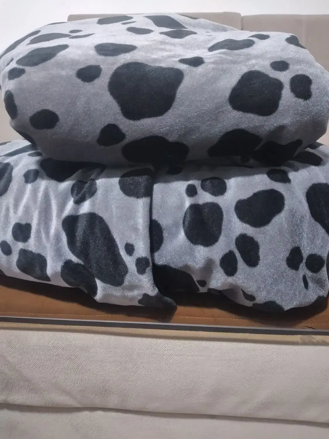 پارچه رو بالشتی|رختخواب، بالش، پتو|بجنورد, |دیوار