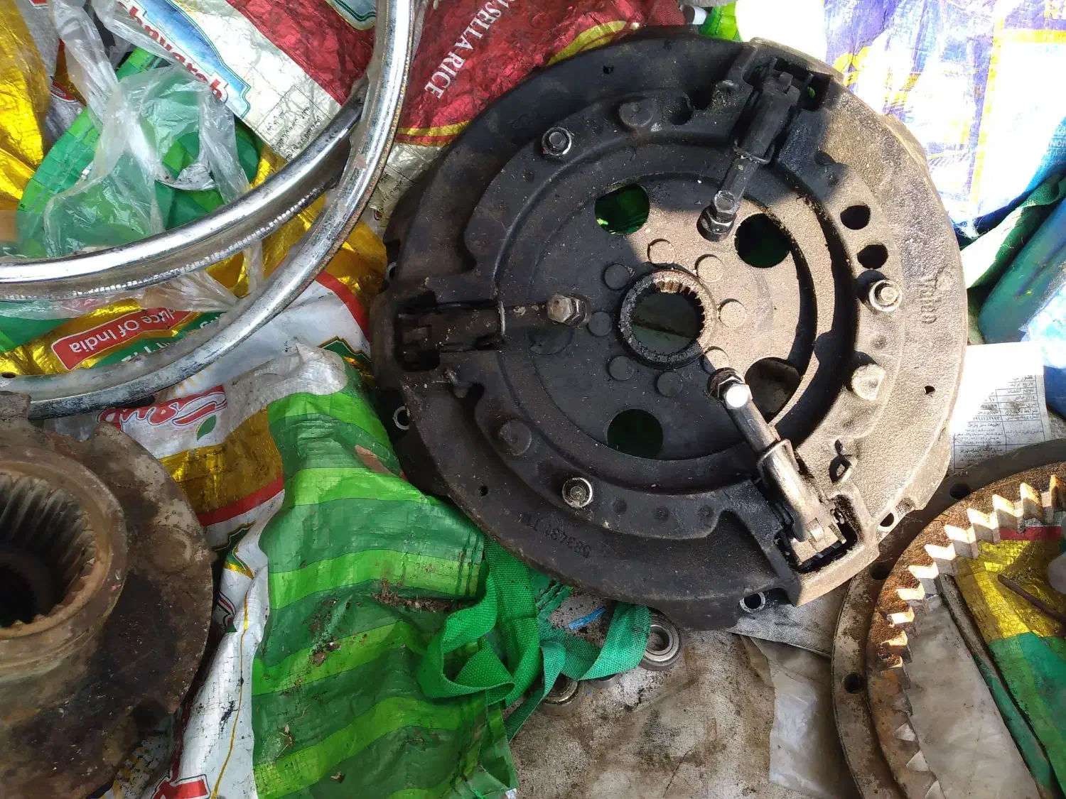 کاتالیزور و دنده کلاف و کامپیوتر گاز نیسان و غیره|قطعات یدکی و لوازم جانبی|گنبد کاووس, |دیوار