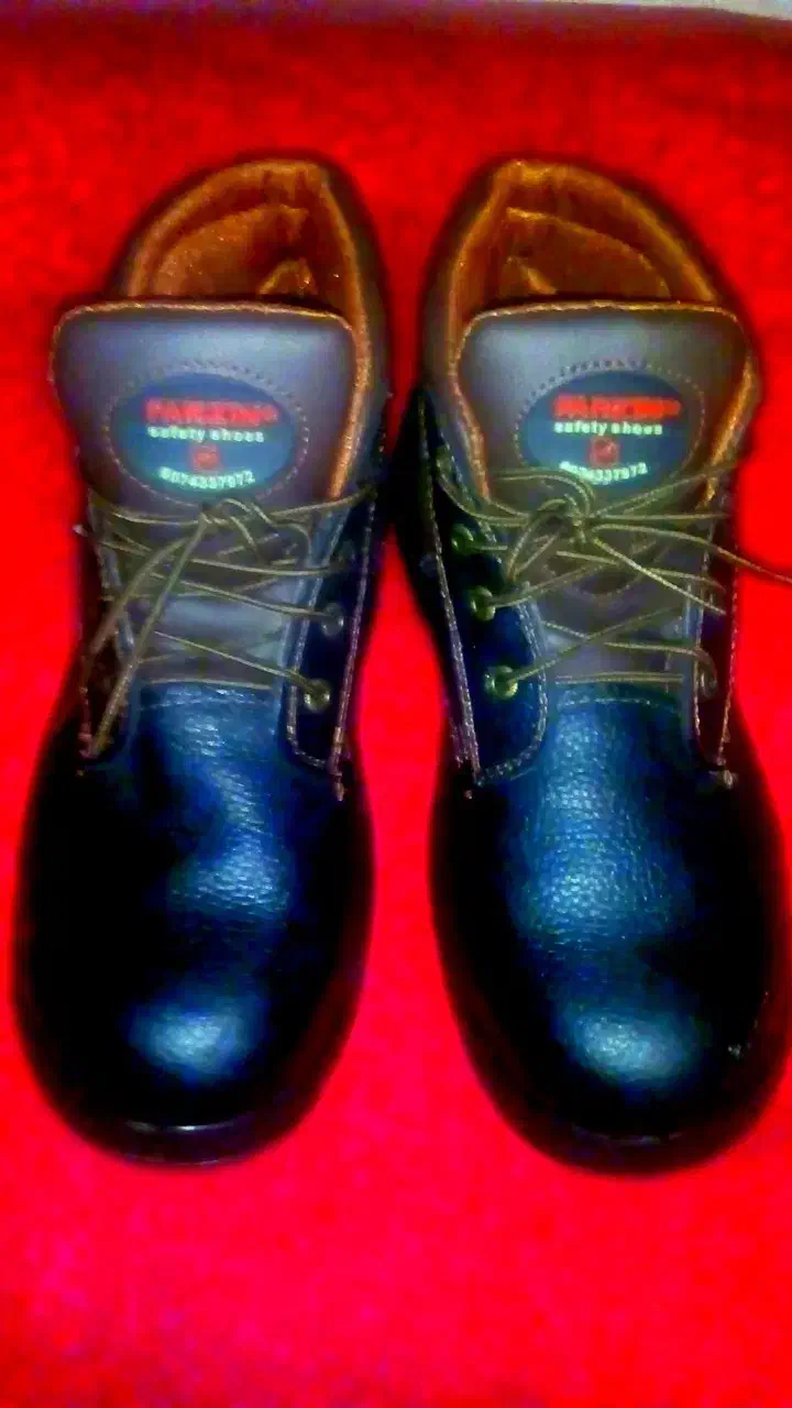 کفش|کیف، کفش، کمربند|خان ببین, |دیوار