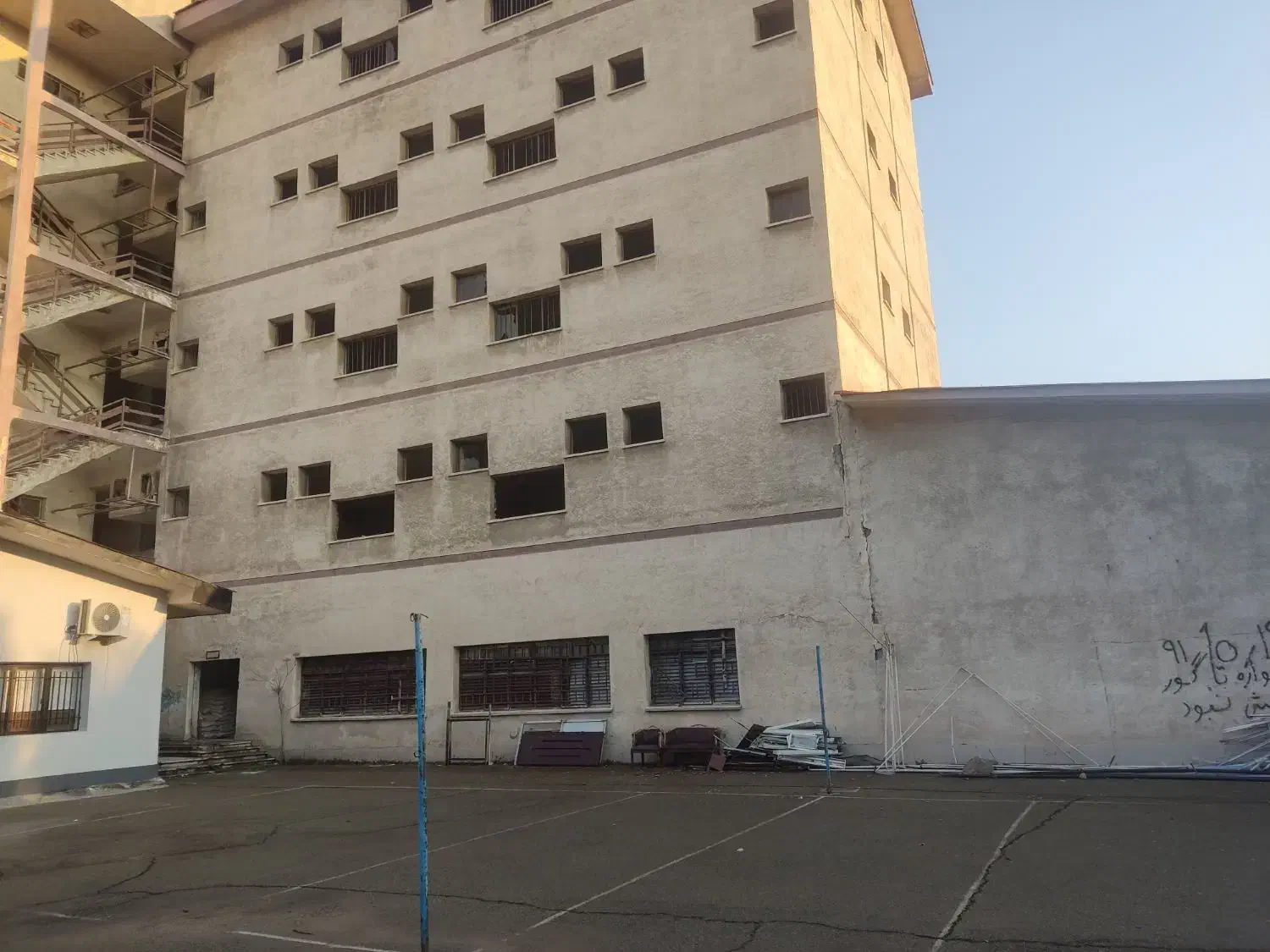 خدمات تخریب و خرده کاری های ساختمان با قیمت مناسب|خدمات پیشه و مهارت|تربتحیدریه, مسجد جامع|دیوار