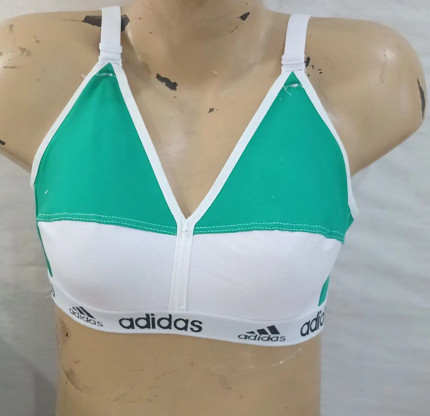 سوتین نخی بیرون دوزی شده رنگ بندی|لباس|نسیم‌شهر, |دیوار