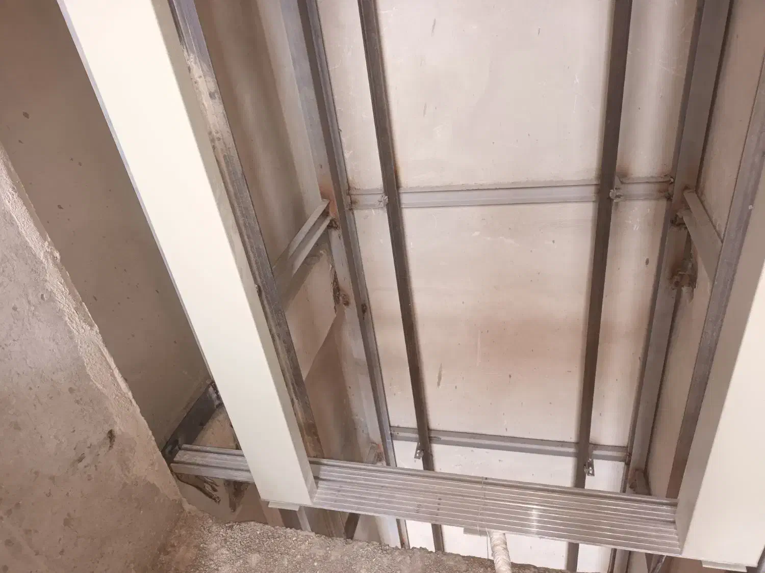 نصاب اسانسور درب ریل و اهنکشی|خدمات پیشه و مهارت|سردشت, |دیوار