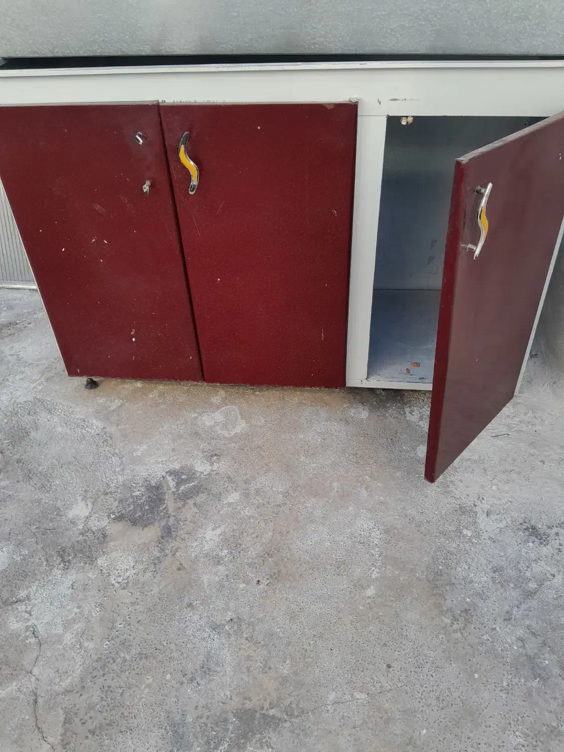 به علت جابه جایی|آب‌چکان و نظم‌دهنده ظروف|قروه, |دیوار