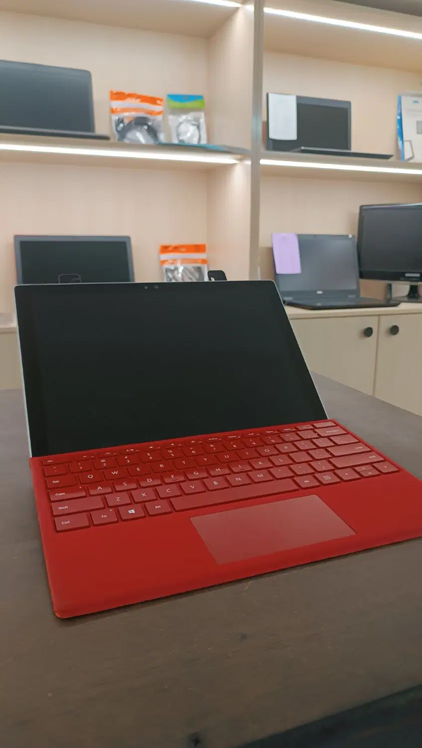 Microsoft Surface pro 4 . keyboard pro 7|رایانه همراه|رباطکریم, رباطکریم|دیوار