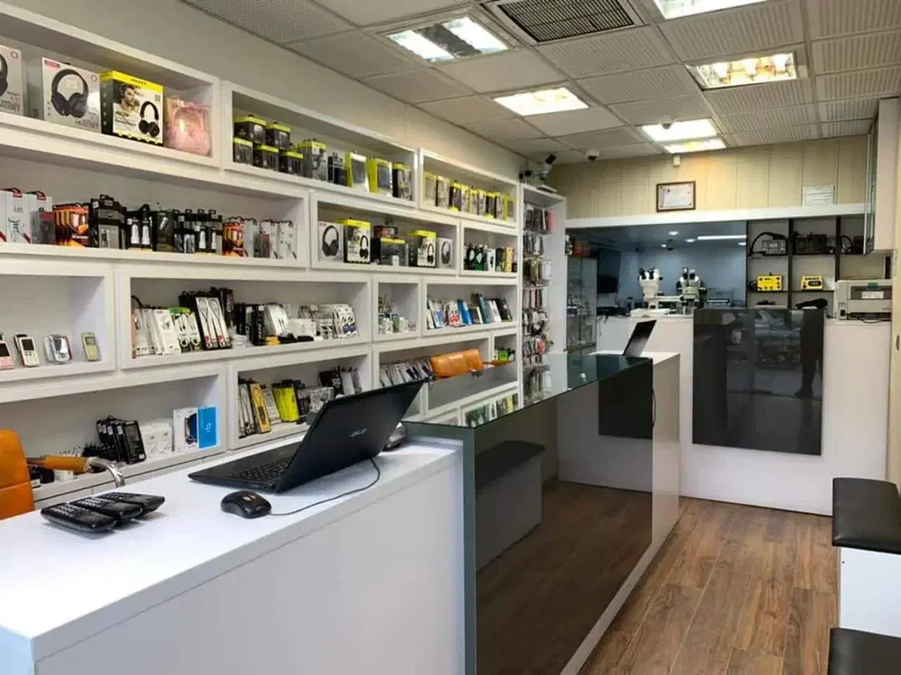 کارمند فروش|استخدام رایانه و فناوری اطلاعات|کرج, دهقان ویلا|دیوار