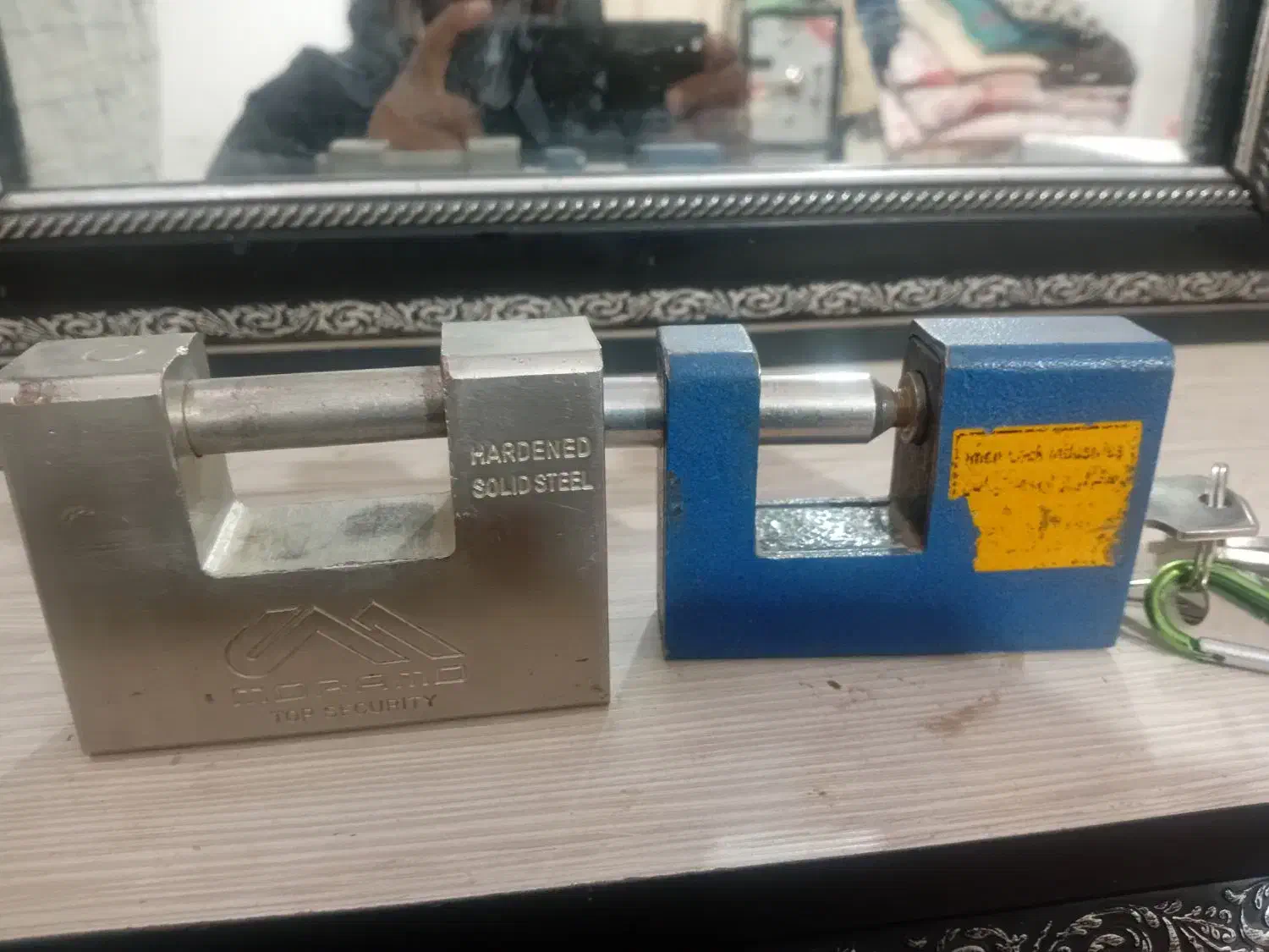 قفل|ابزارآلات|بوژگان, |دیوار