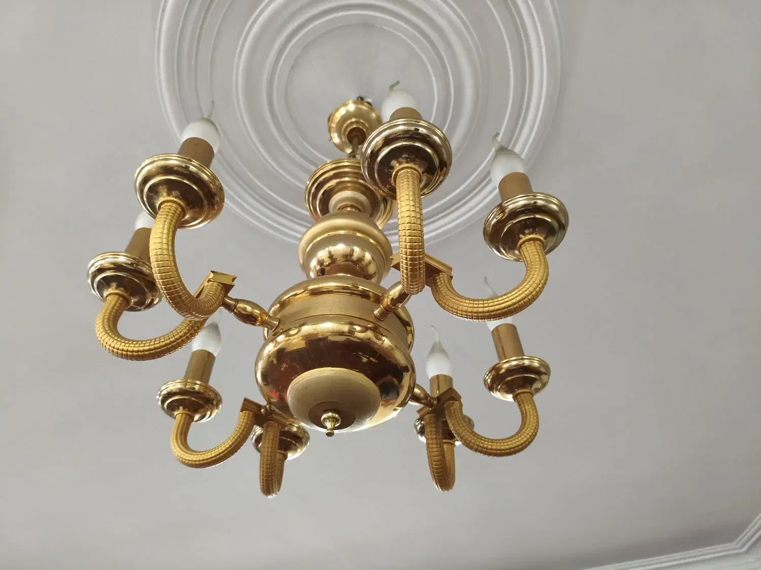 لوستر برنز ۴ شاخه ۸ شعله سه کیلویی|لوستر و چراغ آویز|تهران, باغ خزانه|دیوار