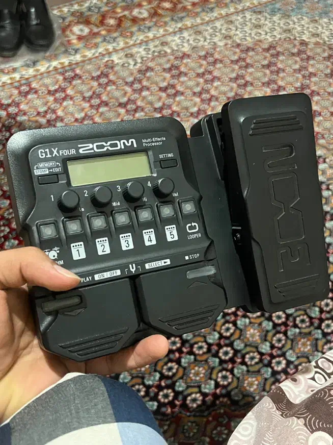 افکت گیتار zoom G1xfour الکتریک|گیتار، بیس، امپلیفایر|کرمان, |دیوار