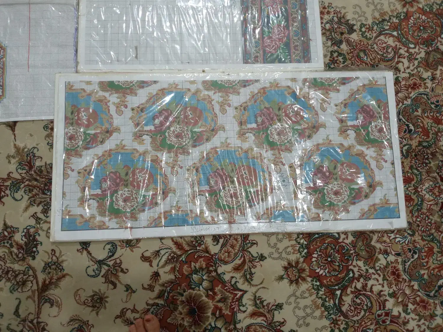 نقشه گل میرزاعلی علی|فرش|سنندج, |دیوار
