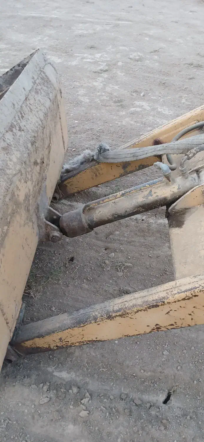 بیل جلوی رومانی سه جک|ماشین‌آلات صنعتی|شراء, |دیوار