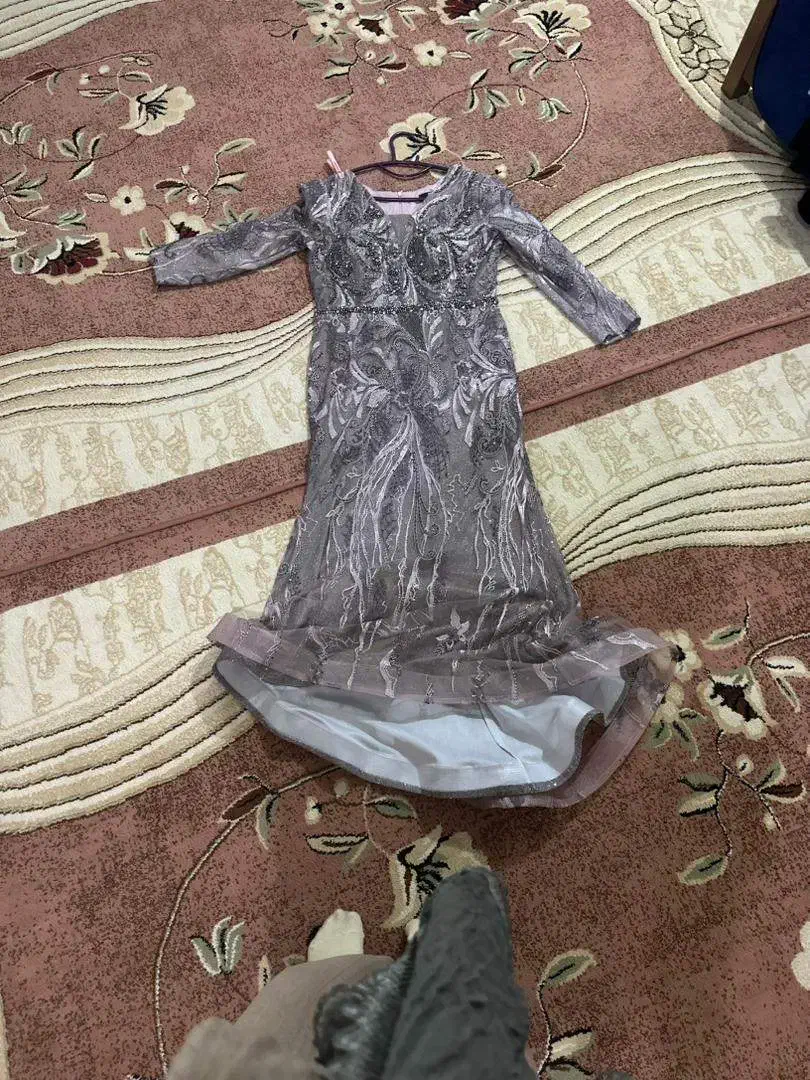 لباس مجلسی|لباس|خمام, |دیوار