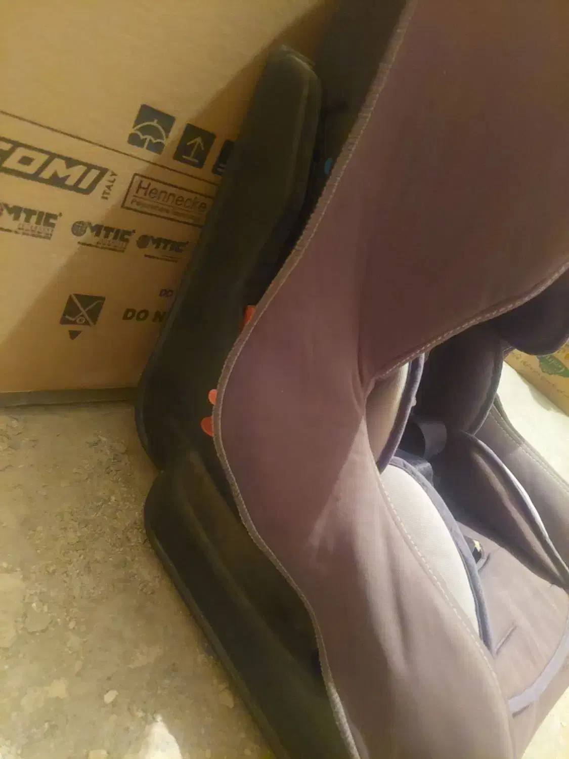 صندلی ماشین کودک|تخت و صندلی بچه|کرمان, |دیوار