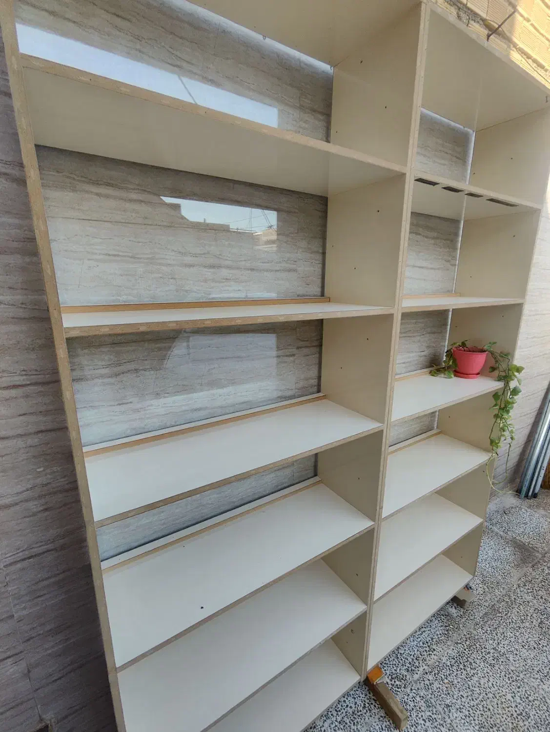 4 عدد ویترین و میز ..شیشه کامل روی ویترین خورده|بوفه، ویترین، کنسول|پلدختر, |دیوار