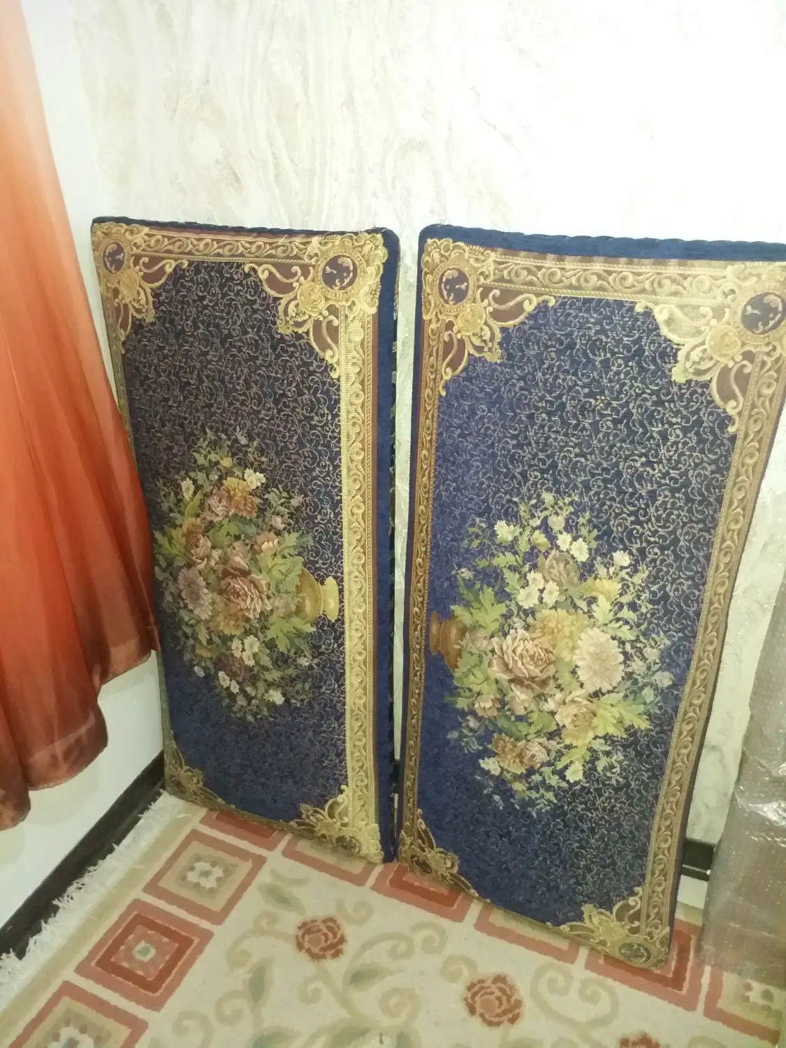پشتی|پشتی|چهاردانگه (تهران), |دیوار