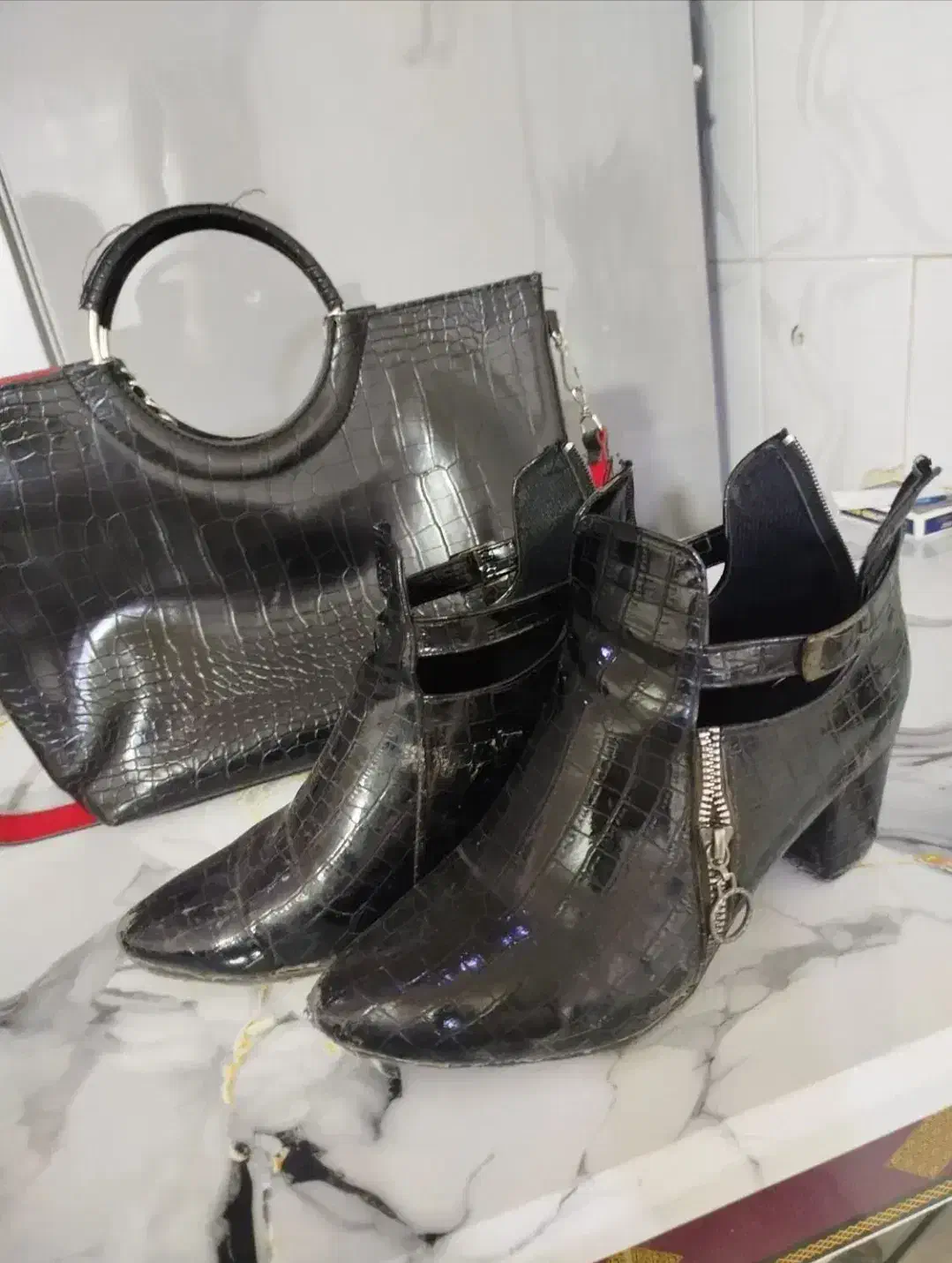 کیف و کفش در حد|کیف، کفش، کمربند|جوانرود, |دیوار