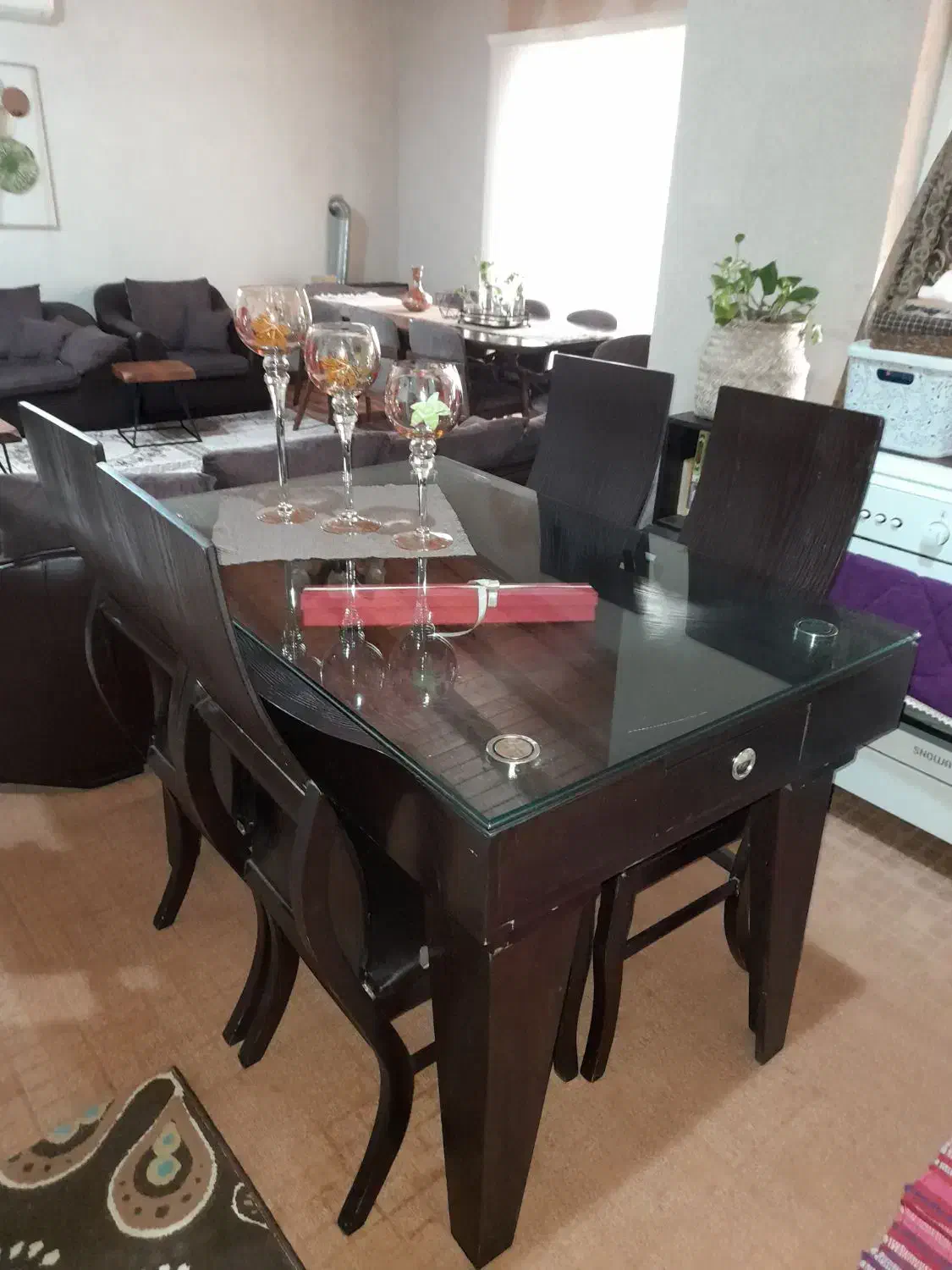 فقط میز|میز و صندلی غذاخوری|نشتارود, |دیوار