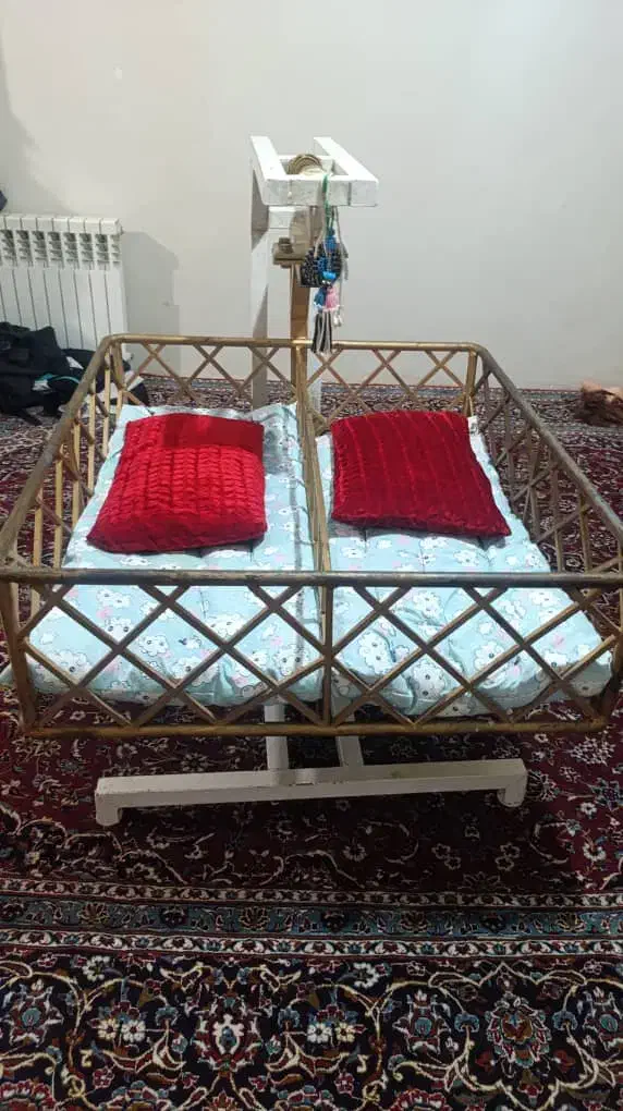 گهواره فلزی دست ساز|اسباب و اثاث بچه|دماوند, دماوند|دیوار