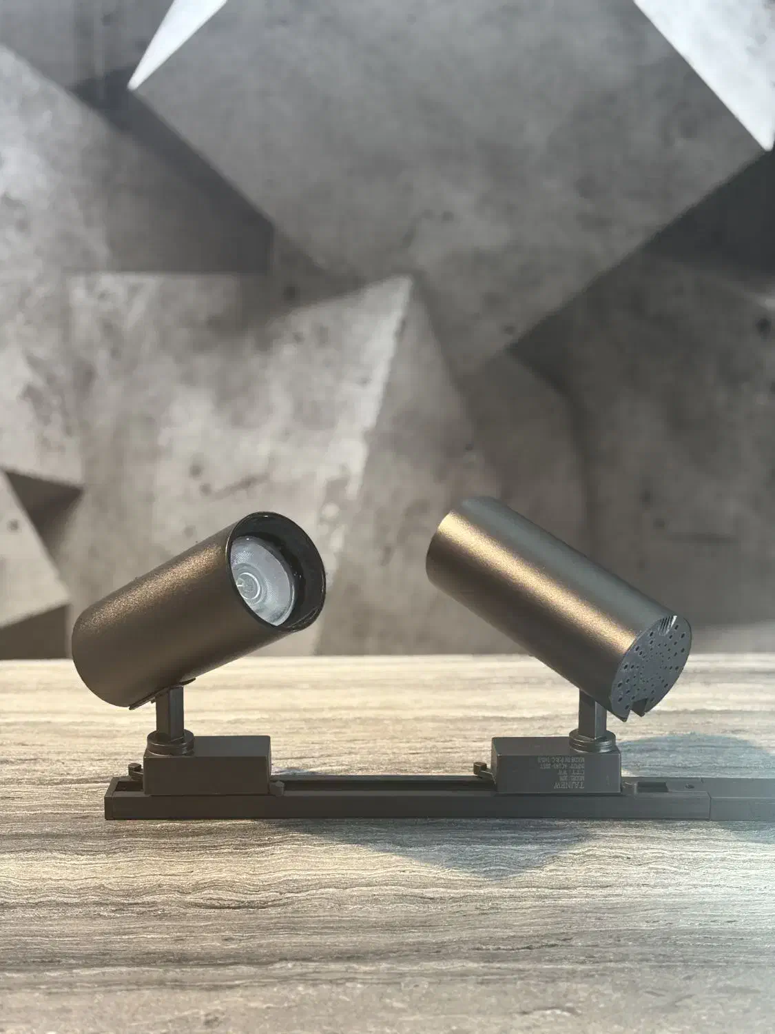 چراغ ریلی با یکسال گارنتی|لامپ و چراغ|فولادشهر, B4|دیوار