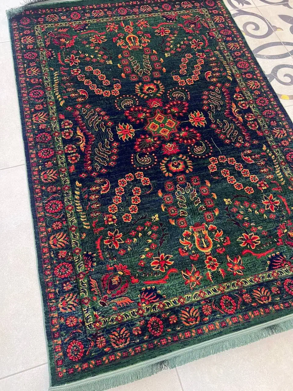 طرح قسطی کلکسیون هرمس رنگ بندی سبز و قرمز جذاب|فرش|گلبهار, شهر جدید گلبهار|دیوار