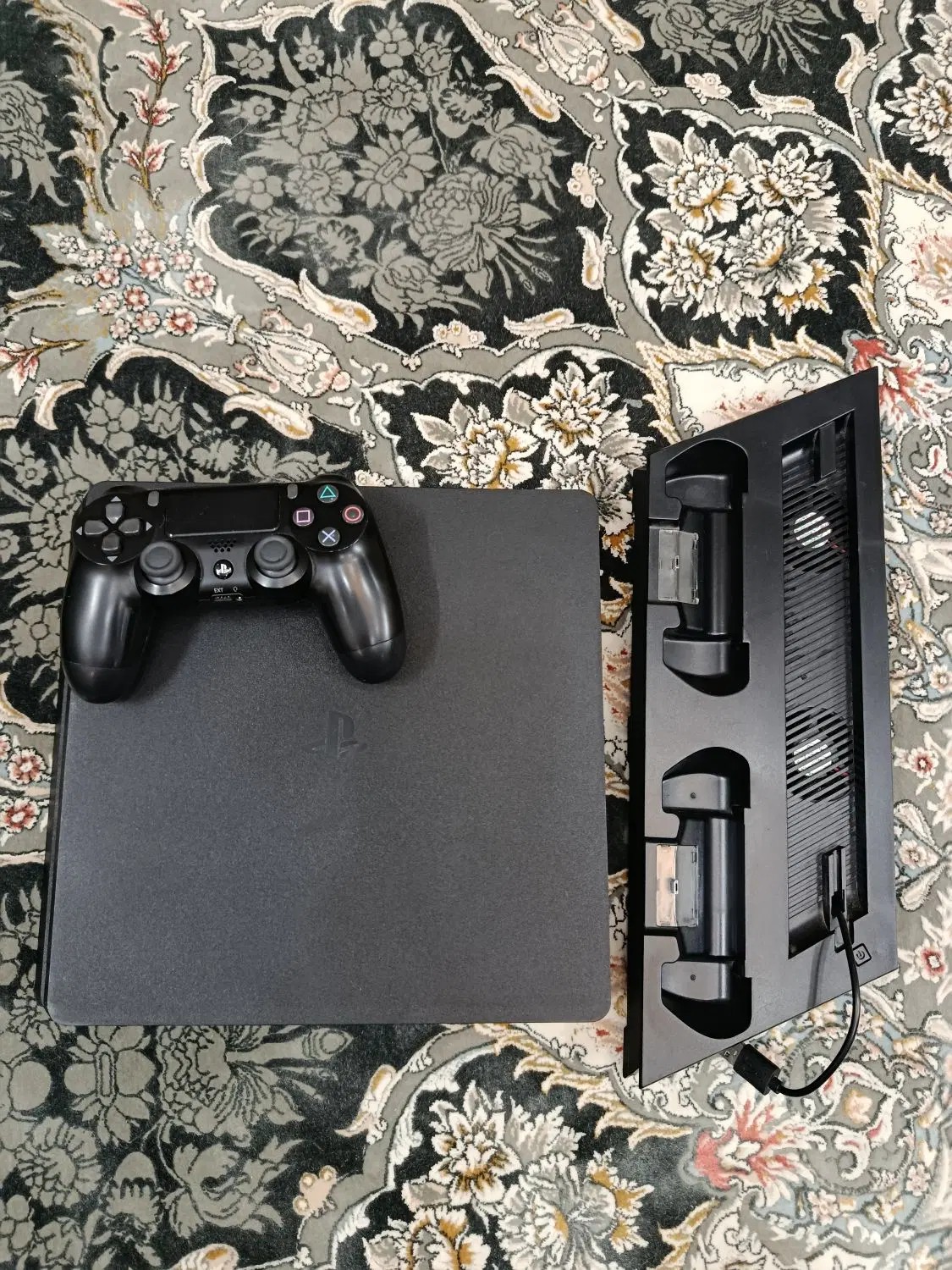 کنسول ps4 همراه بازی و پایه خنک کننده|کنسول، بازی ویدئویی و آنلاین|تهران, تولید دارو|دیوار