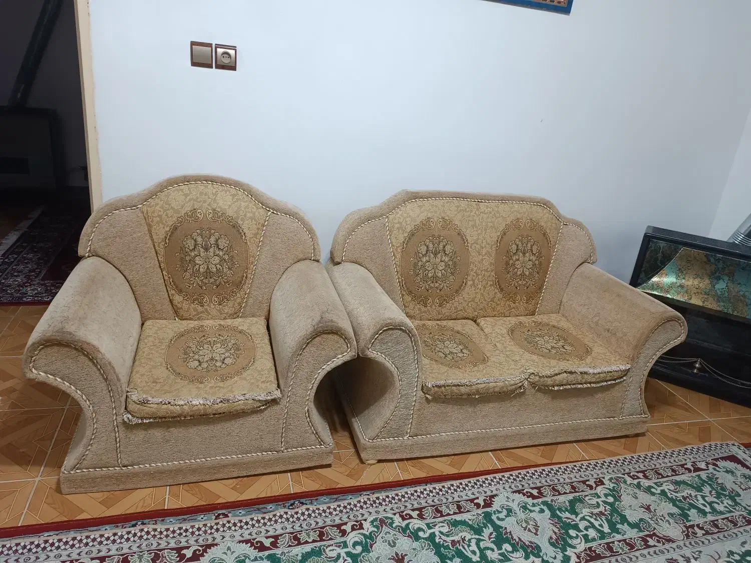 فروش مبل راحتی هفت نفره و پرده 10متری|مبلمان خانگی و میز عسلی|ماسال, |دیوار