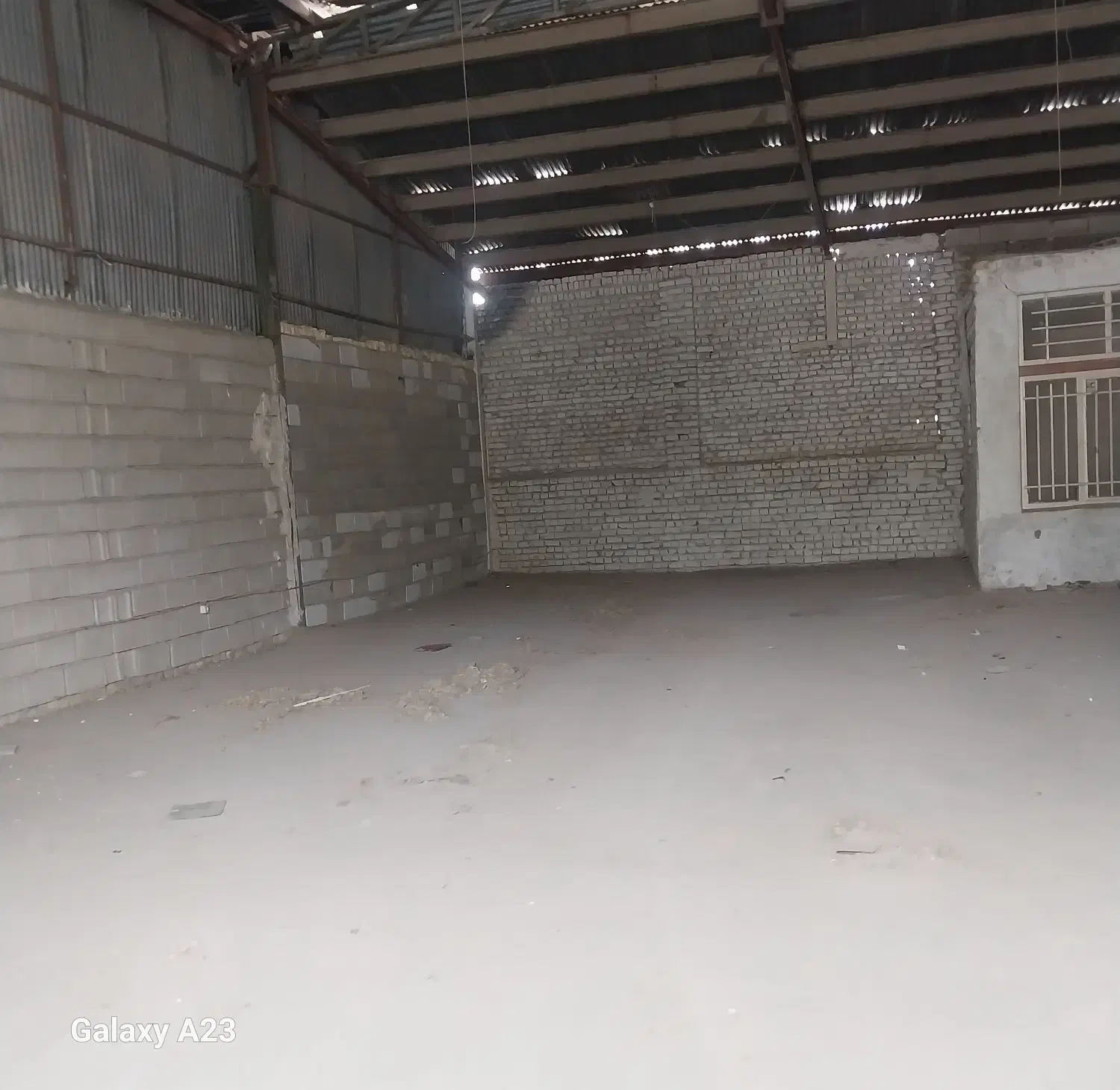 اجاره و رهن سالن ۱۵۰ متری بر خیابان منتظری|اجارهٔ مغازه و غرفه|خمینی‌شهر, |دیوار