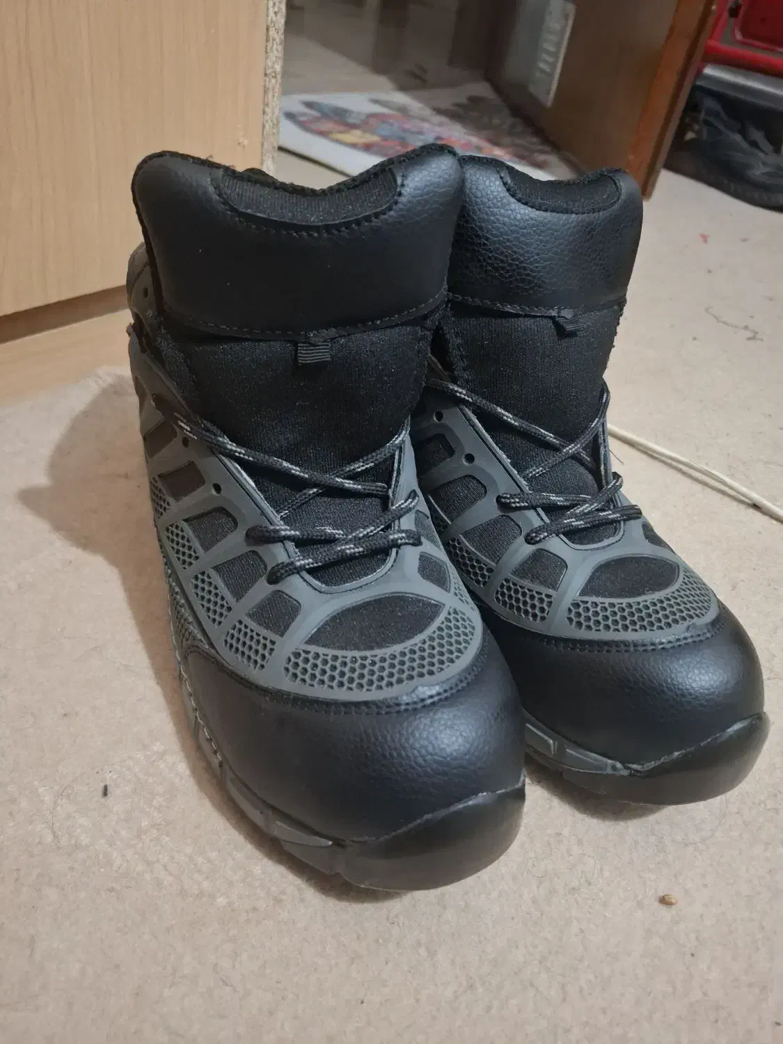 کفش ایمنی سایز ۴۳ نو|کیف، کفش، کمربند|شاهین‌شهر, مخابرات (شهید بهشتی)|دیوار