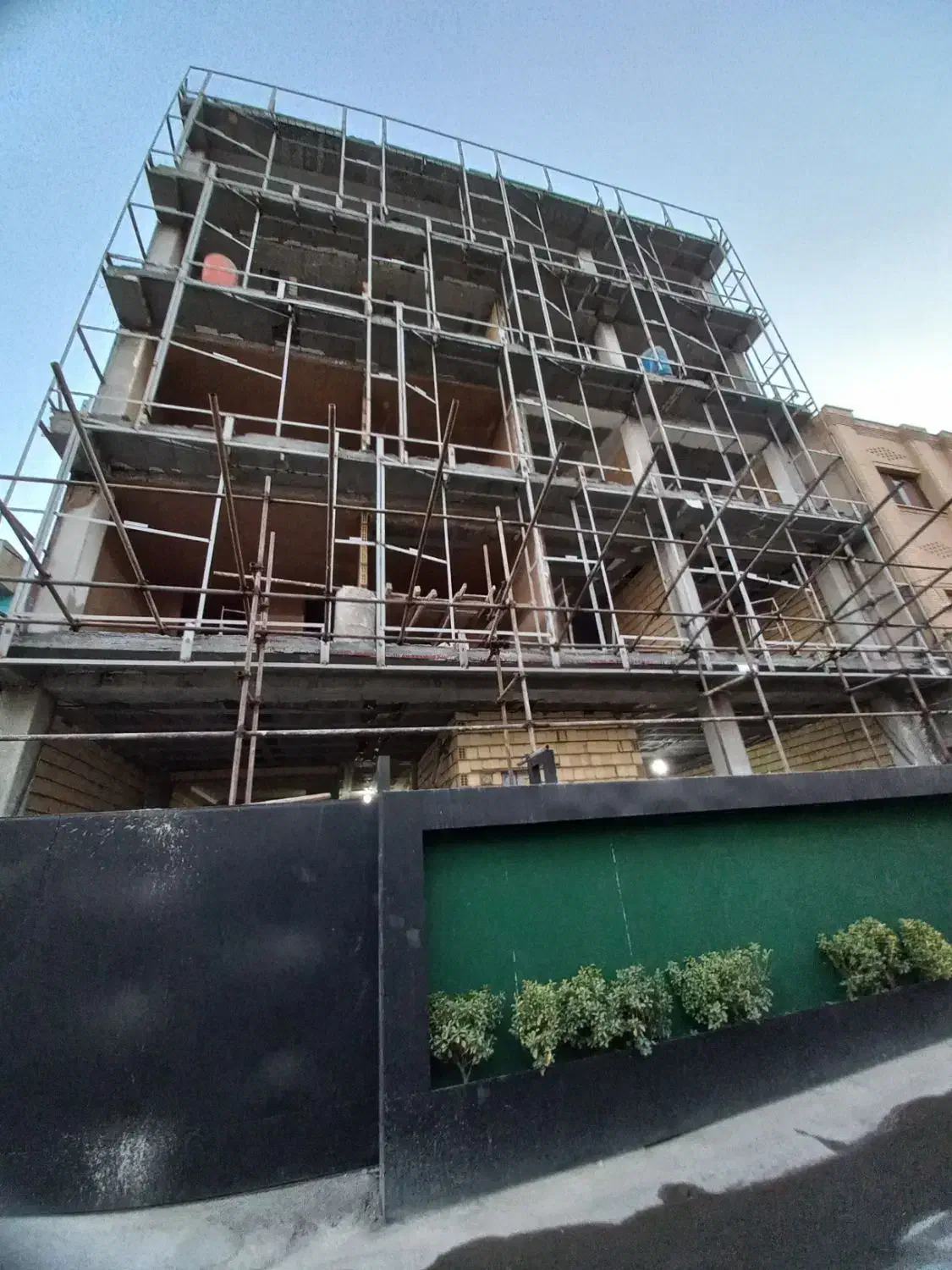 کمکی جوشکار یا کارگر ساده|استخدام معماری، عمران و ساختمانی|اصفهان, کوی ولی عصر|دیوار