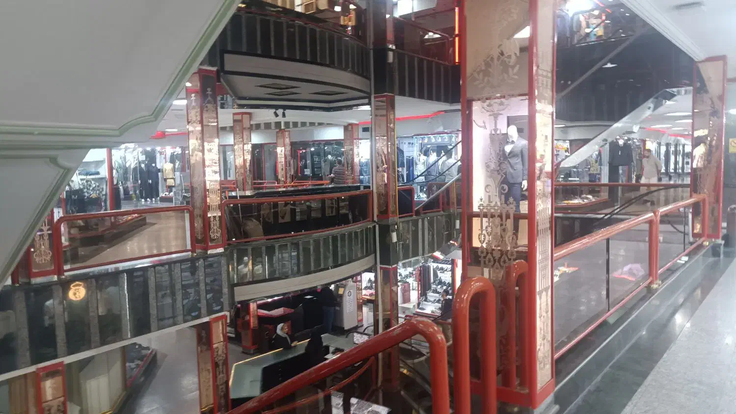 فروش تعداد محدودی مغازه تجاری در خیام جنوبی|فروش مغازه و غرفه|ارومیه, |دیوار