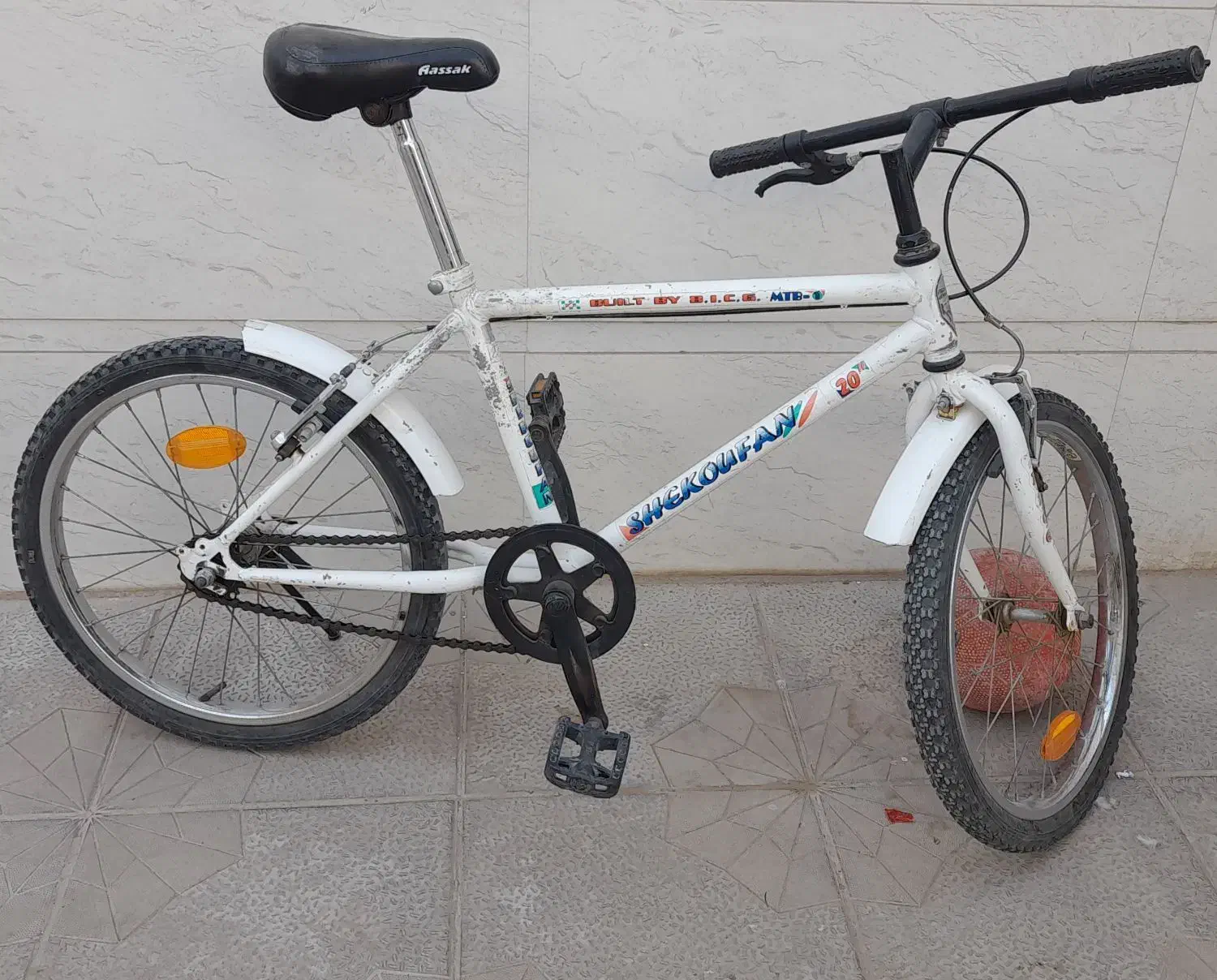 دوچرخه ۲۰سفید ساده تمیز سالم|دوچرخه، اسکیت، اسکوتر|کاشمر, |دیوار