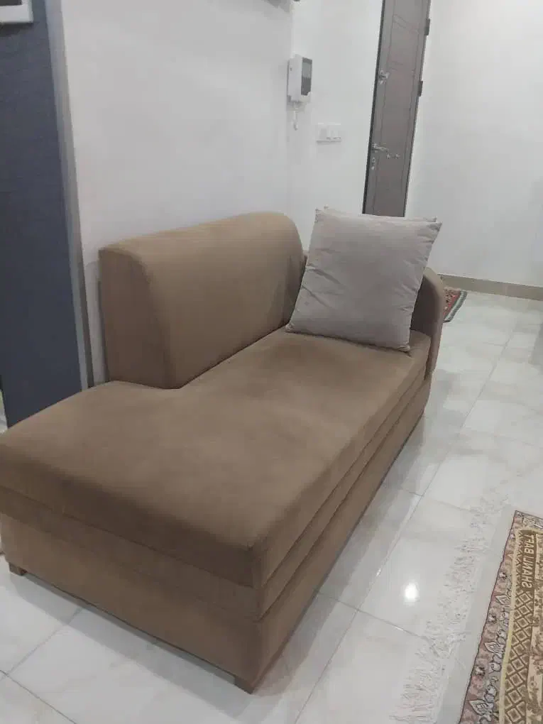 ۱عدد مبل ۳نفره شزلون|مبلمان خانگی و میز عسلی|رشت, باهنر|دیوار